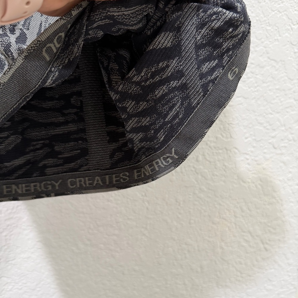 Lululemon Swiftly Tech Racerback Tank Top 2.0 *Race Length Black / Grey Size 6 - Picture 10 of 13